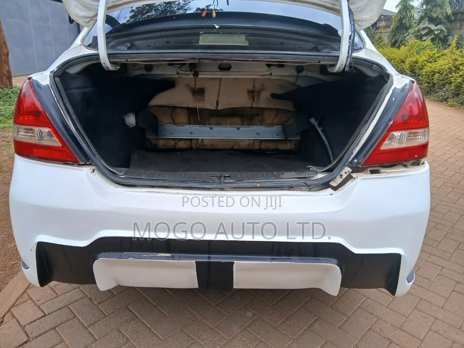 Nissan Tiida 2008 White