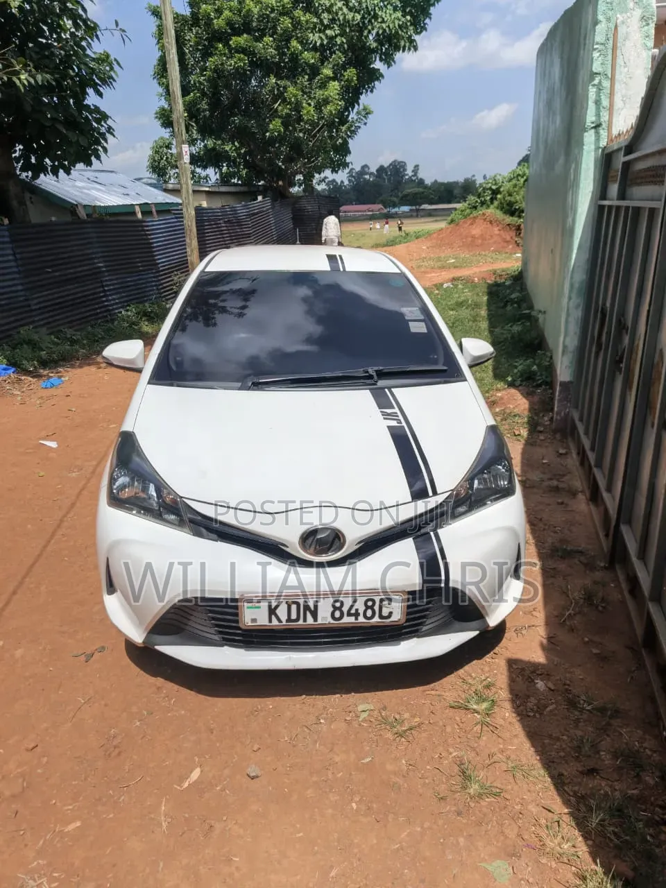 Toyota Vitz 2016 White
