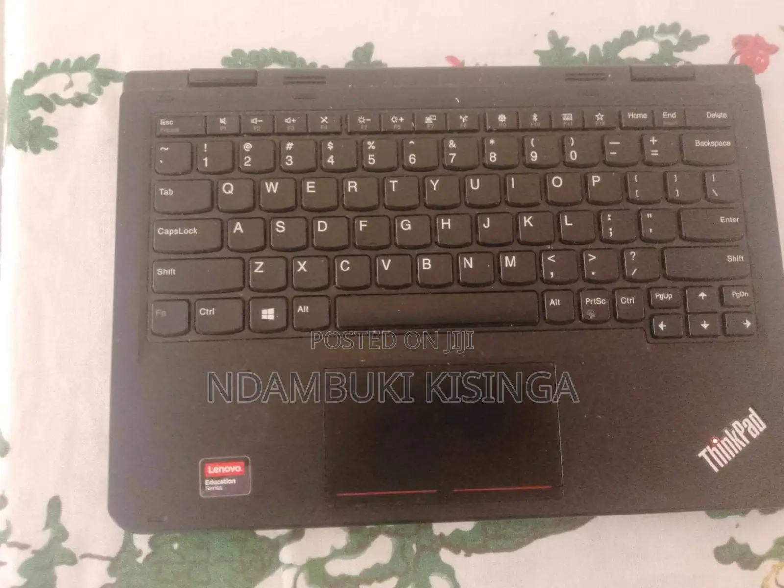 Laptop Lenovo 300e 4GB Intel Celeron HDD+SSD 500GB