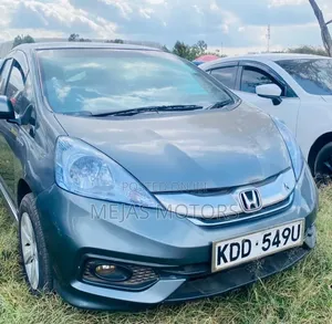 Honda Fit Shuttle 2014 Gray