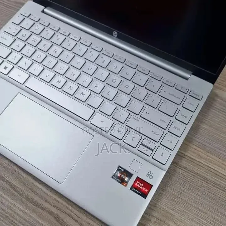 Laptop HP Pavilion 13 8GB AMD Ryzen 5 SSD 256GB