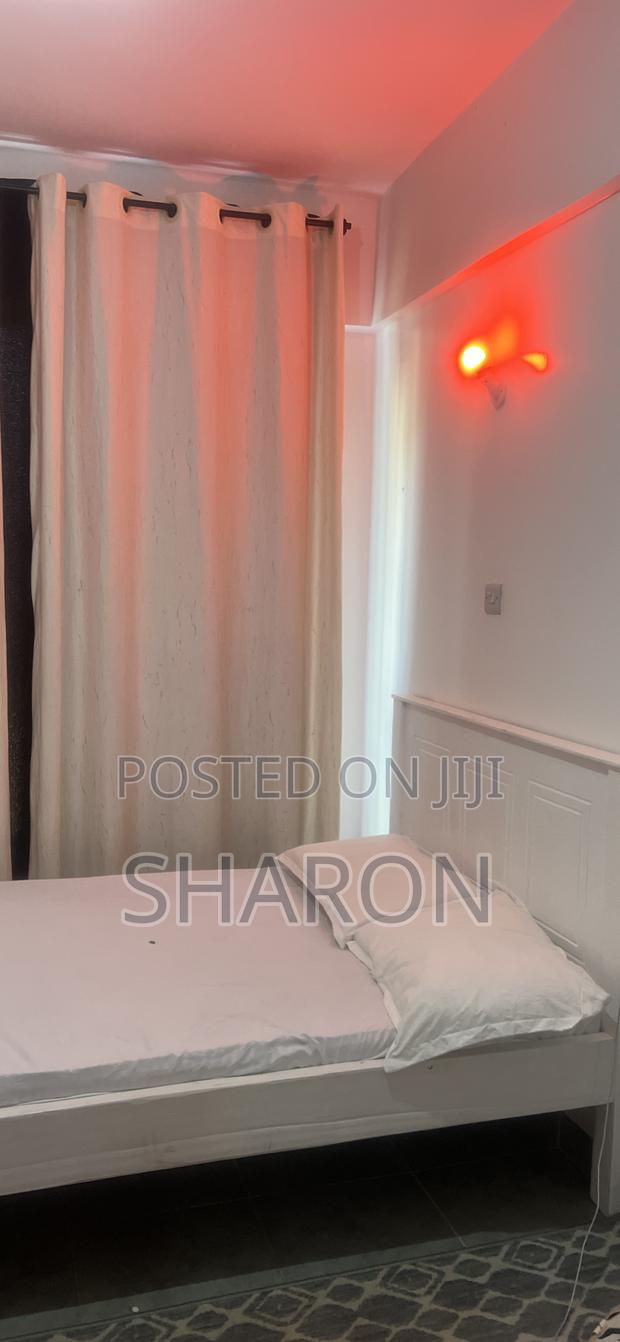 4by6 Slightly Used Bed - thumbnail 4