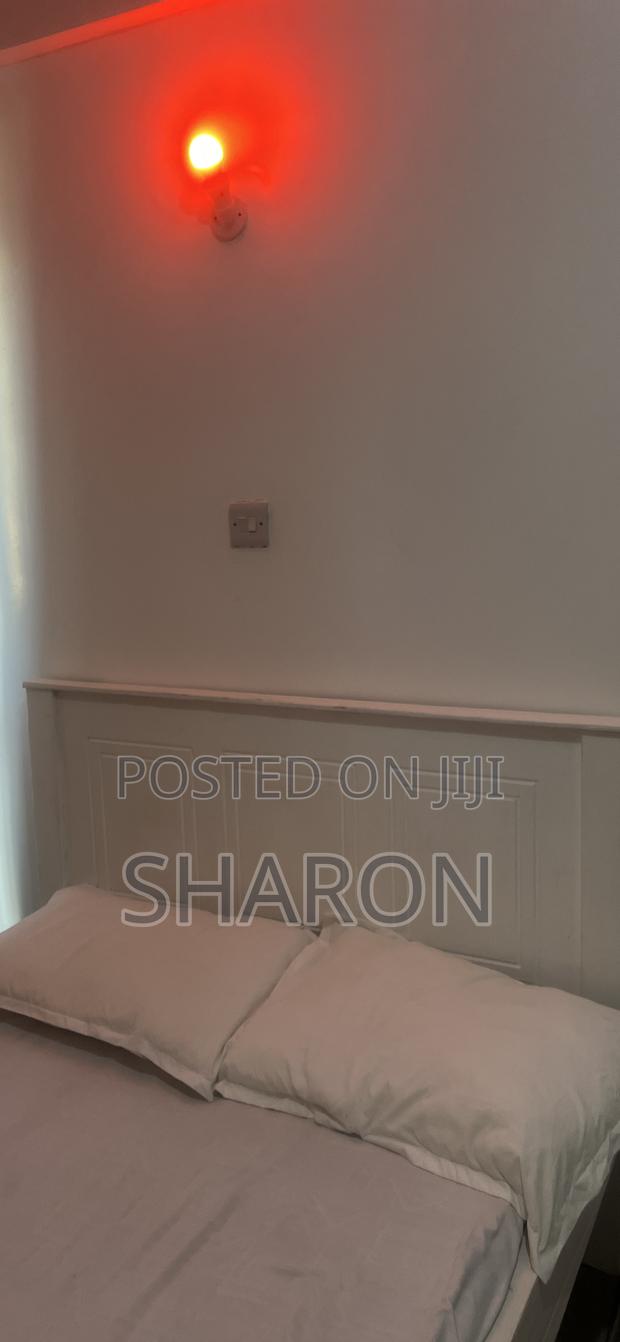 4by6 Slightly Used Bed - thumbnail 2