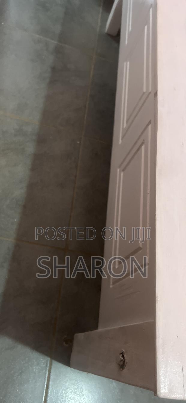 4by6 Slightly Used Bed - thumbnail 3