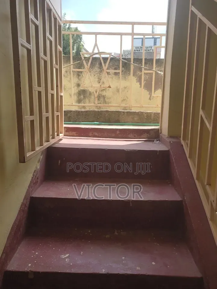 1bdrm Block of Flats in Airport Gateview, Junction/Benedicta for sale