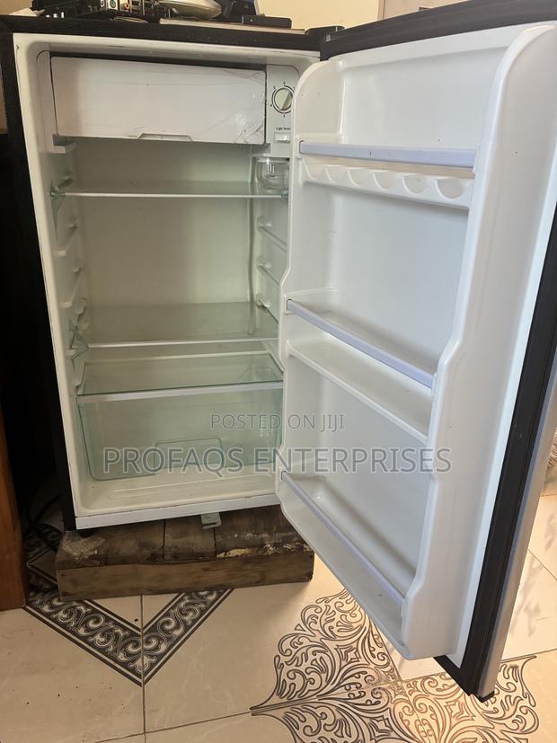 Rebune Refrigerator 90l Single Door