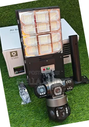 4g Triple Lens Solar Powered 2-in-1 Street Light Camera