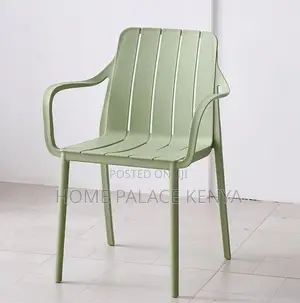 Dining Chair: Large Seat Pp Plastic Arm Chair for Home, Café Office