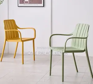 Dining Chair: Large Seat Pp Plastic Arm Chair for Home, Café Office