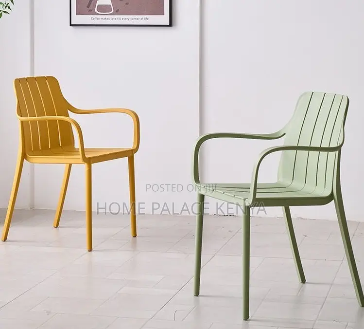 Dining Chair: Large Seat Pp Plastic Arm Chair for Home, Café Office