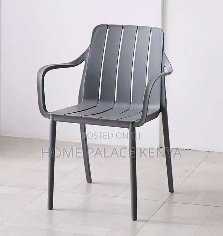 Dining Chair: Large Seat Pp Plastic Arm Chair for Home, Café Office