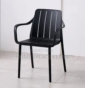 Dining Chair: Large Seat Pp Plastic Arm Chair for Home, Café Office