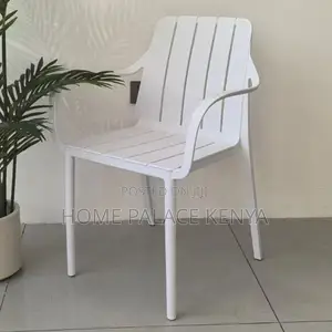 Dining Chair: Large Seat Pp Plastic Arm Chair for Home, Café Office