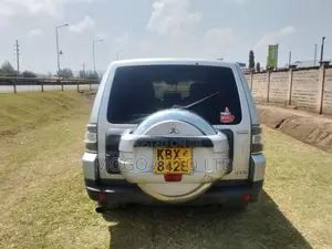 Mitsubishi Pajero 2006 Silver