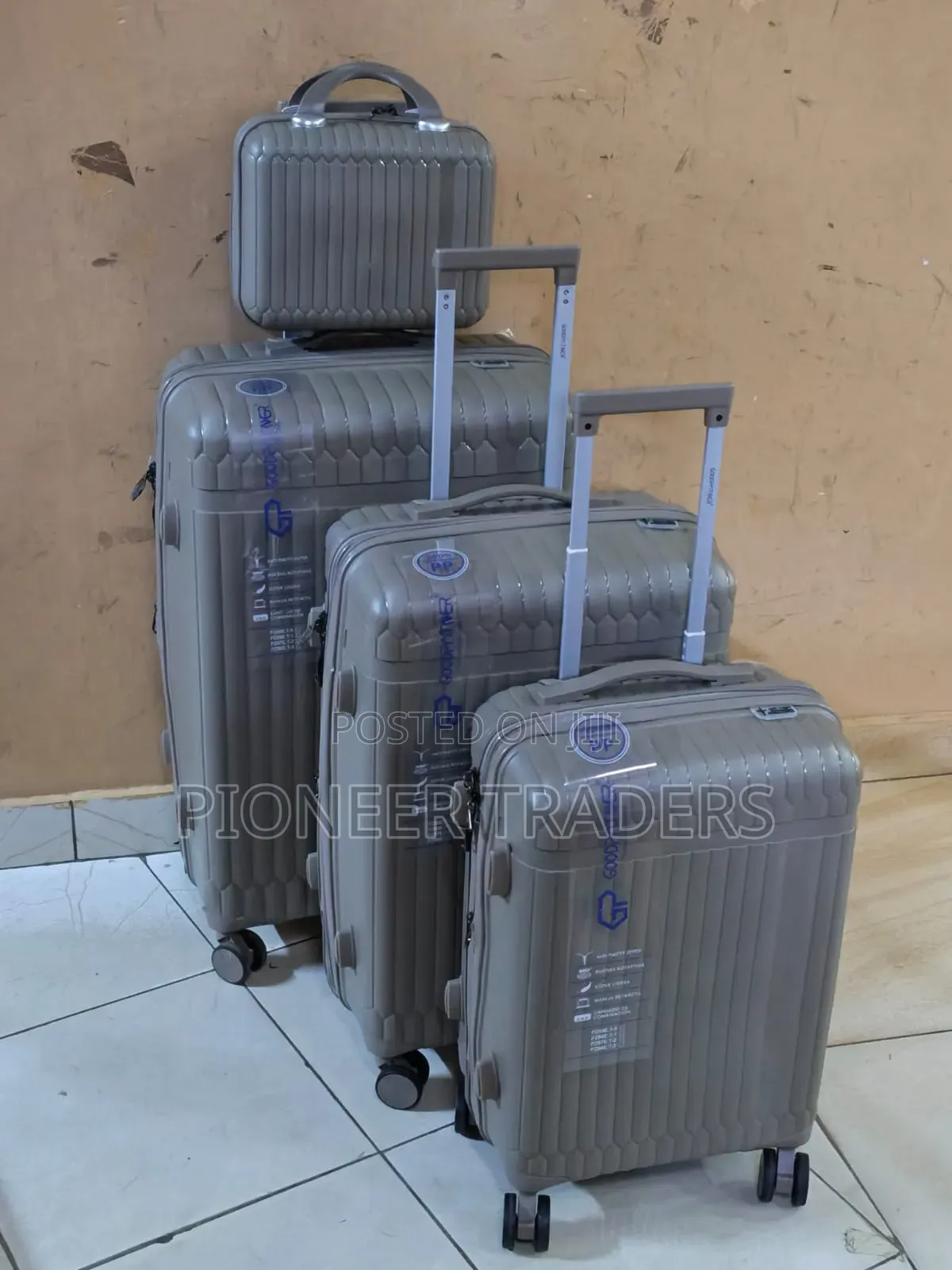 4 in 1 Luxurious Unbreakable Suitcase