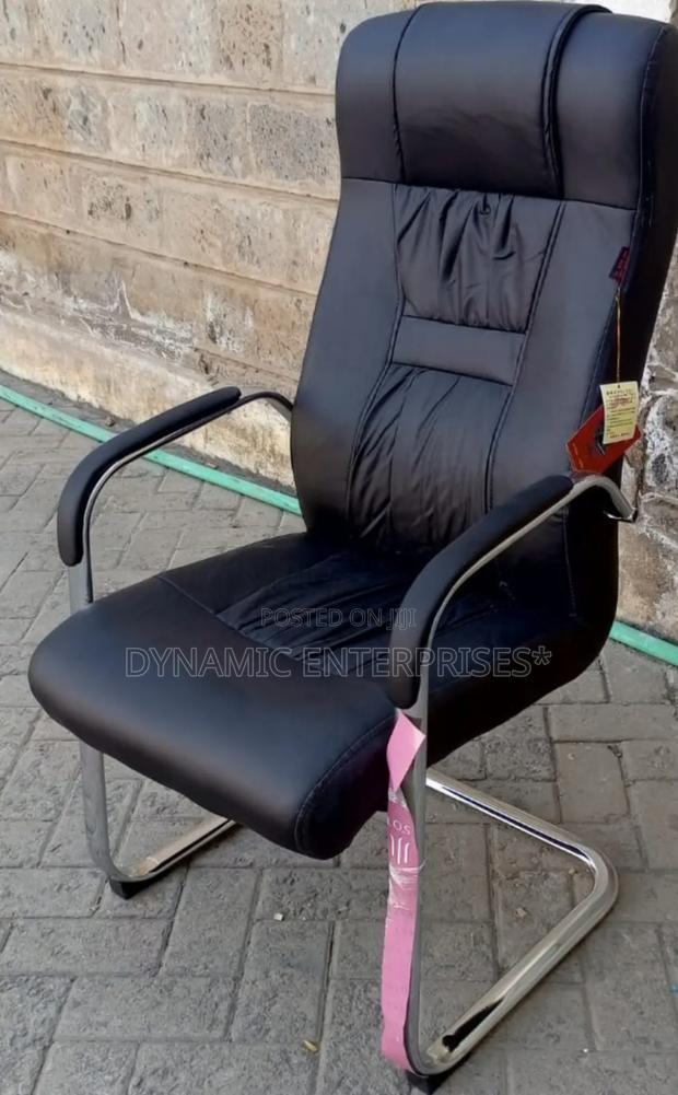Black Pu Leather Visitor Chair