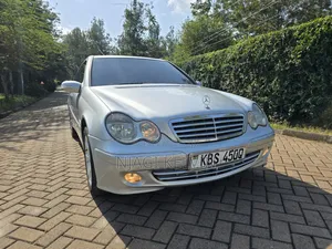 Mercedes-Benz C200 2006 Silver