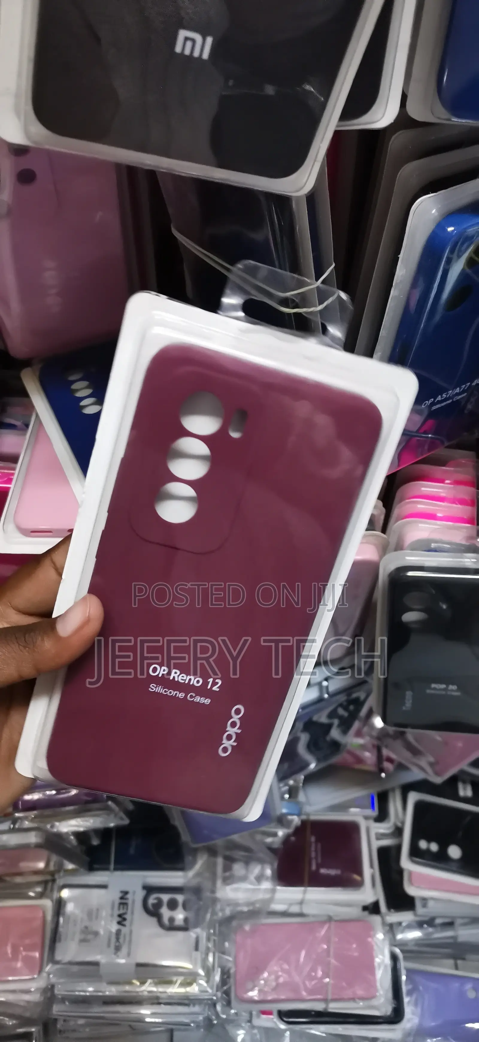 Oppo Reno 12 5g, Featuring a Soft-Touch Matte Finish Cover