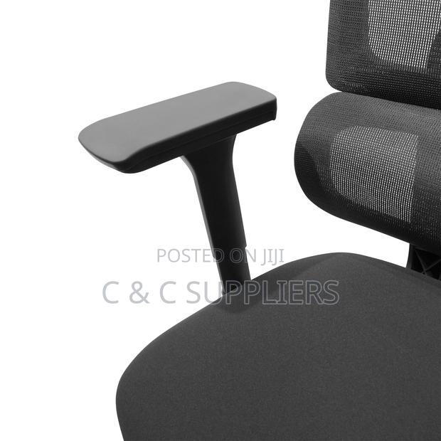 Office Orthopedic Mesh Chair. - thumbnail 3