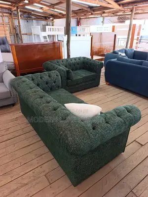 Urbanix 5 Seater Chesterfield Sofa