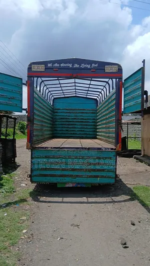 Isuzu NQR 2022