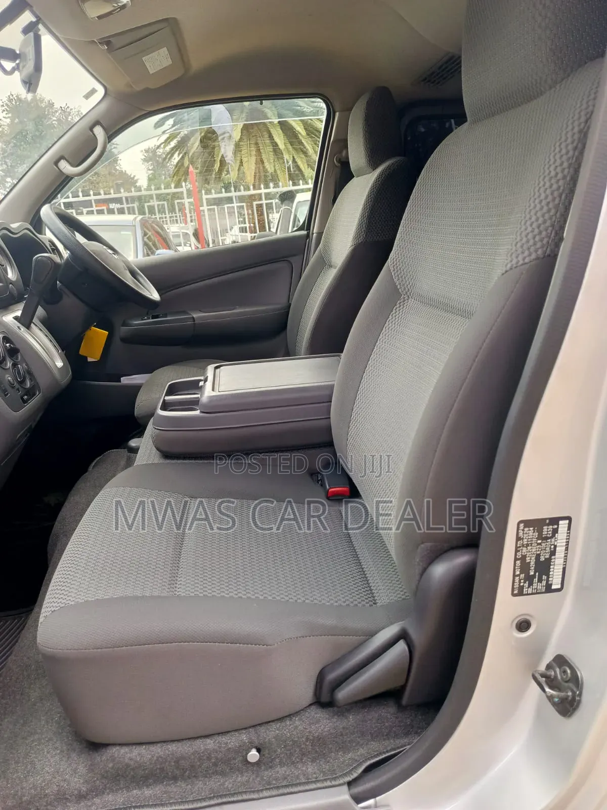 Nissan Caravan (Urvan) 2019 Silver