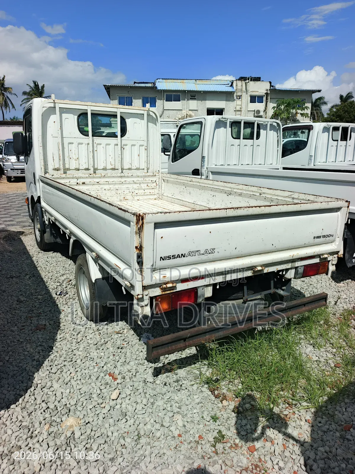 Nissan 2019 White
