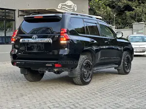 Toyota Land Cruiser Prado 2.8 2021 Black