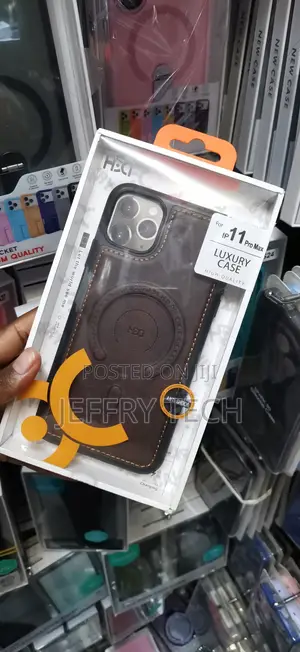 iPhone 11 Pro Max Premium, Dark Brown Leather-Style Magsafe Case