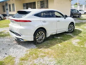 Toyota Harrier S 2020 Pearl