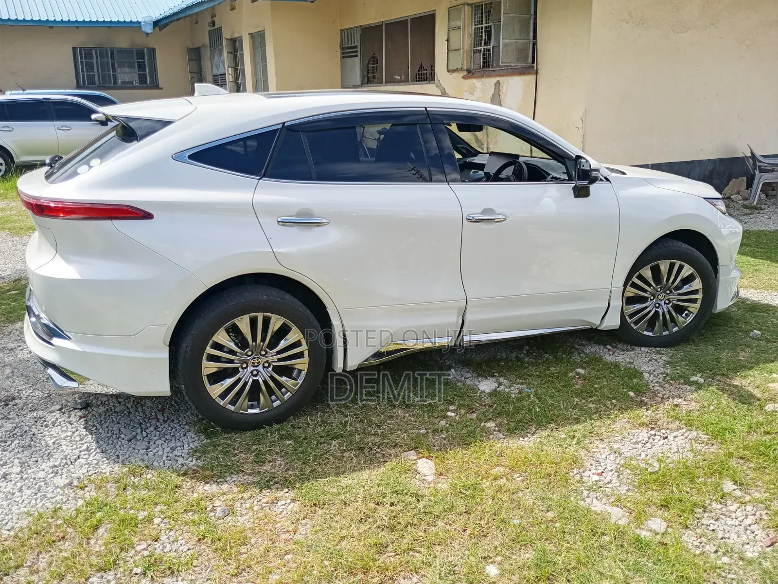 Toyota Harrier S 2020 Pearl