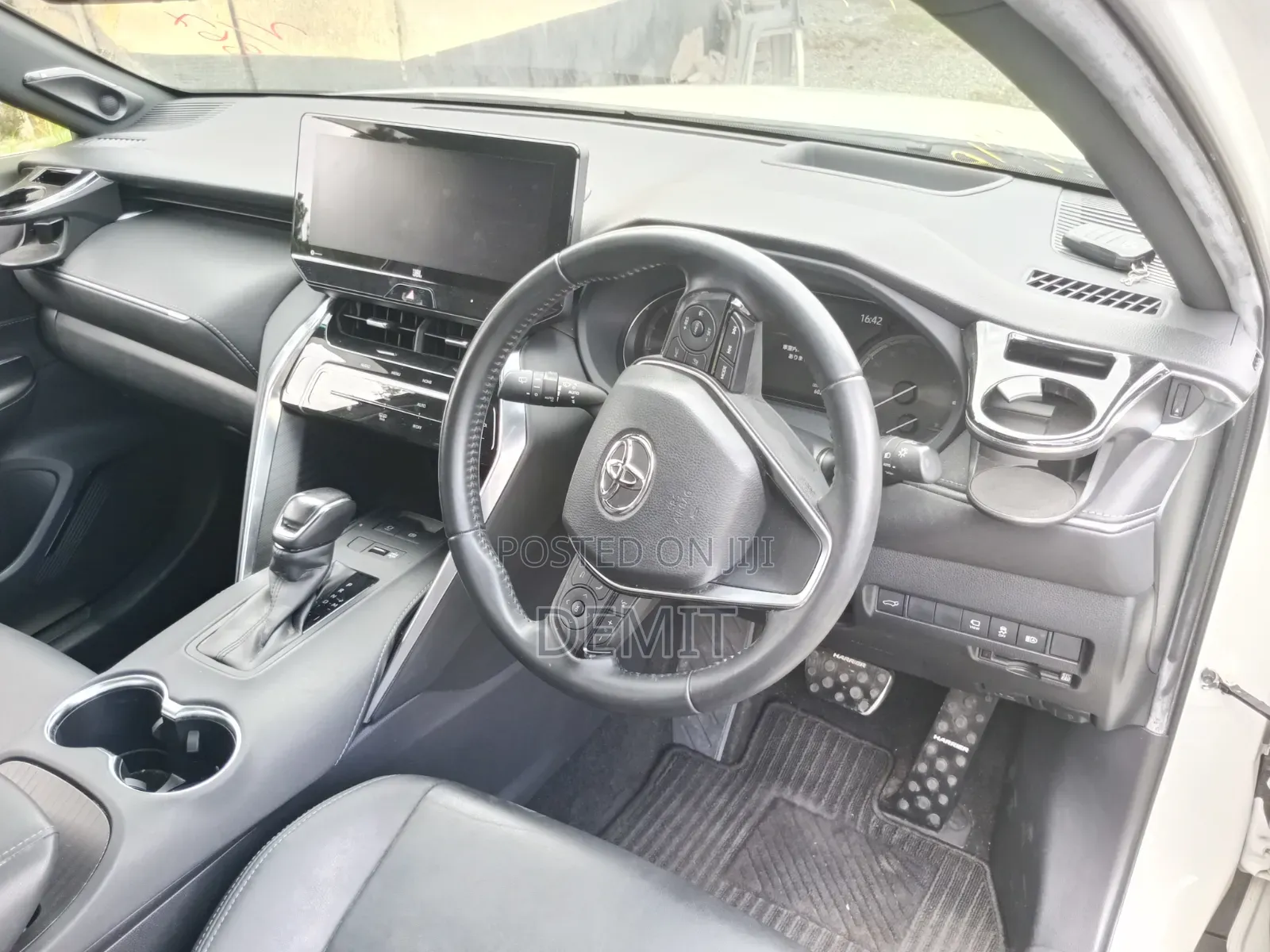 Toyota Harrier S 2020 Pearl