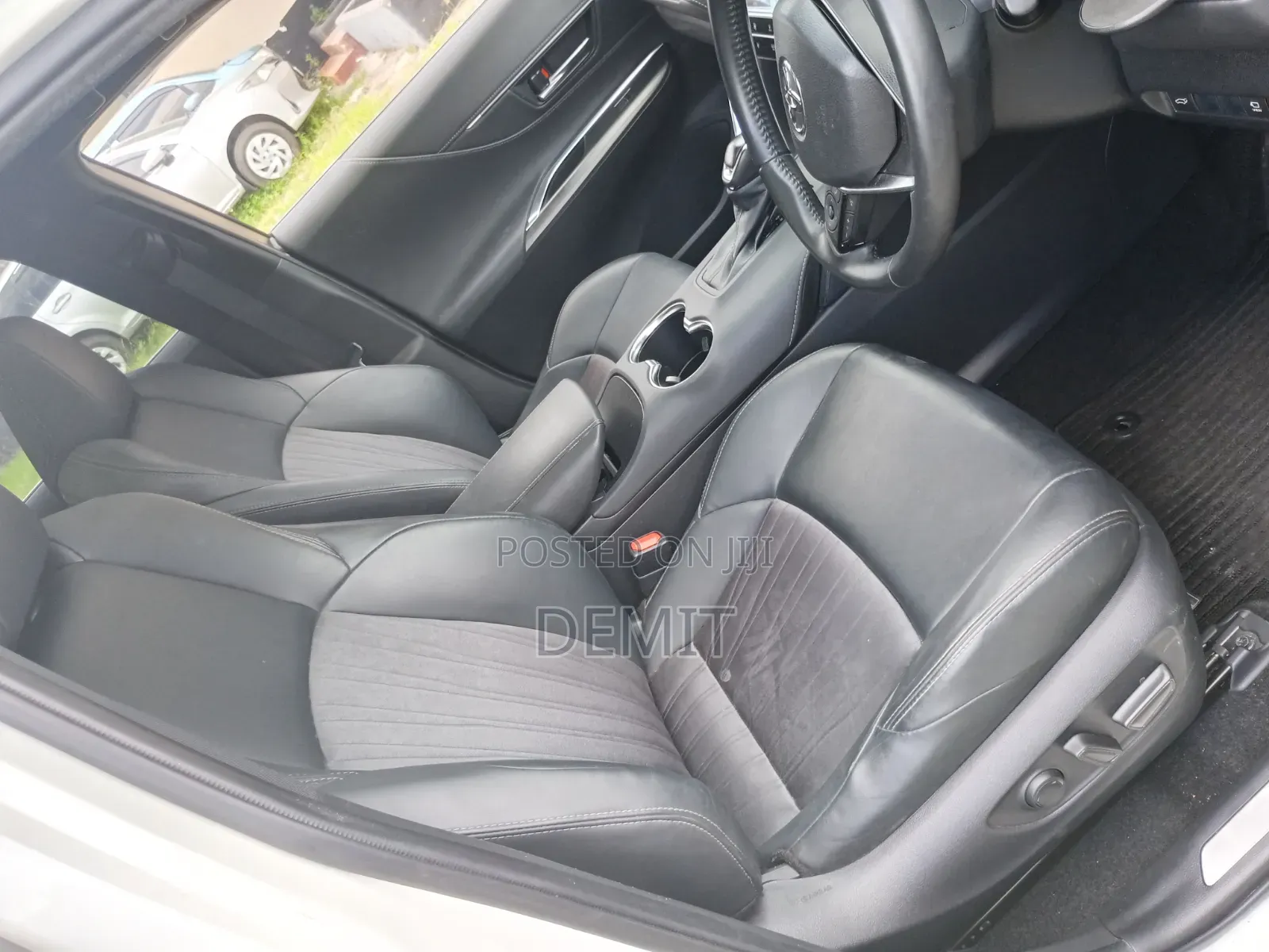 Toyota Harrier S 2020 Pearl
