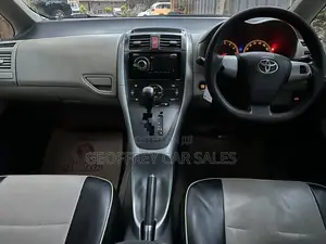 Toyota Auris 2010 White