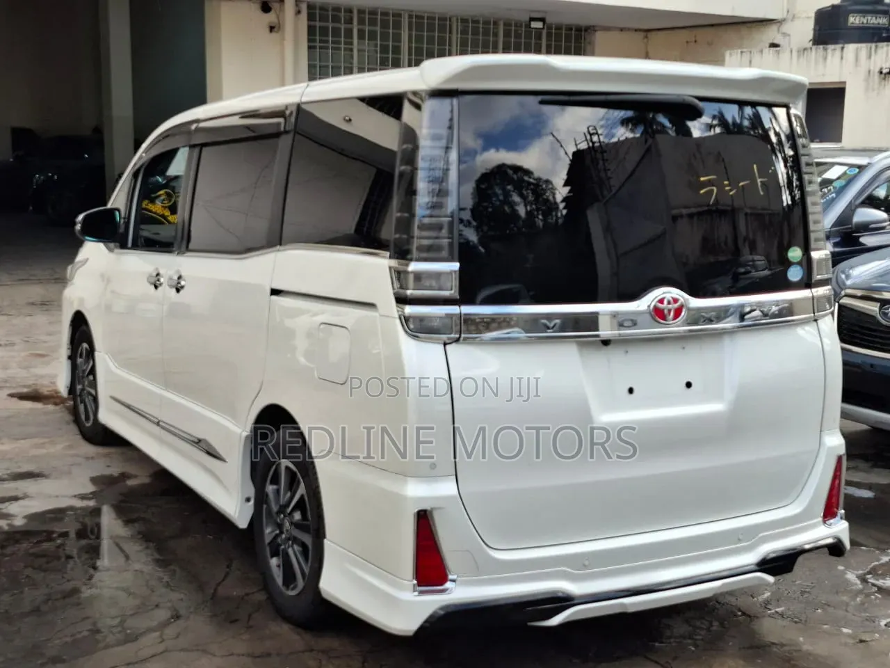 Toyota Voxy 2019 Pearl