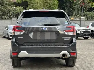 Subaru Forester Premium AWD 2020 Black
