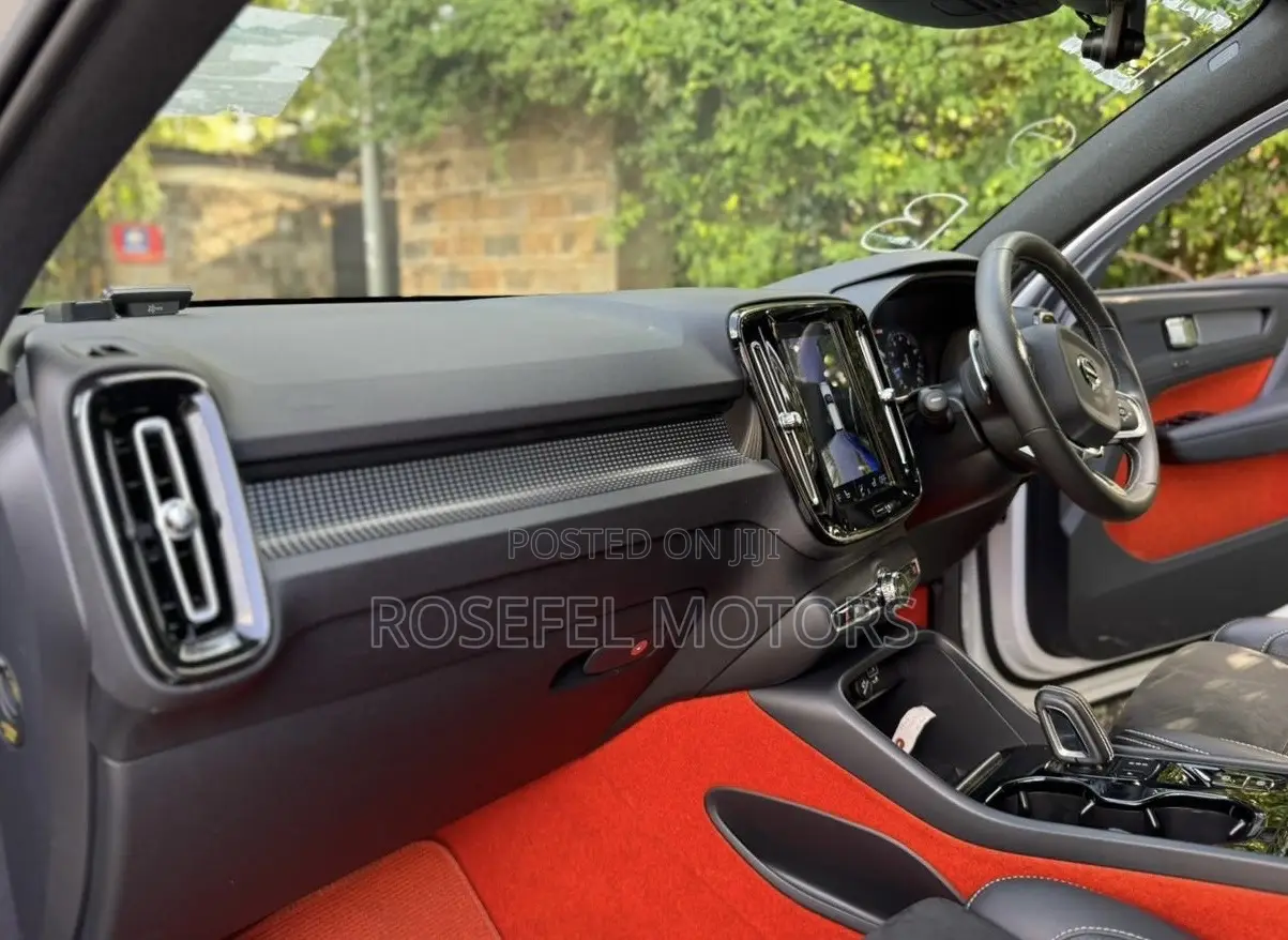 Volvo XC40 T5 Petrol AWD 2019 White