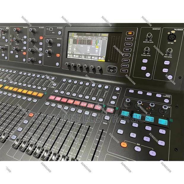 M32 Live Digital Console for Live and Studio 32 Preamplifiers Mixer - thumbnail 2