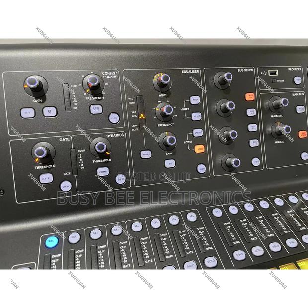 M32 Live Digital Console for Live and Studio 32 Preamplifiers Mixer - thumbnail 5
