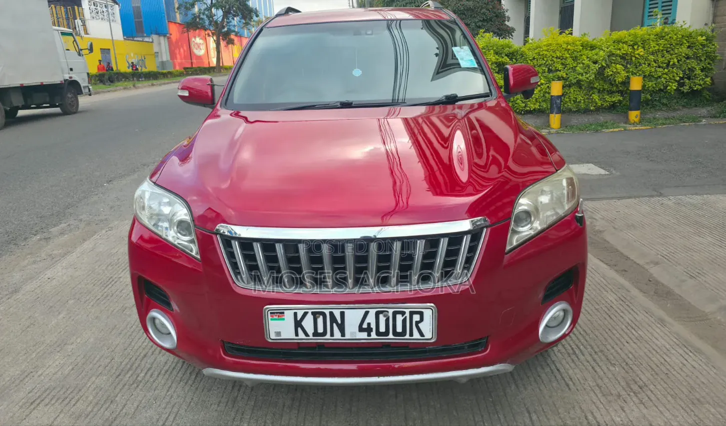 Toyota Vanguard 2013 Red