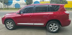 Toyota Vanguard 2013 Red