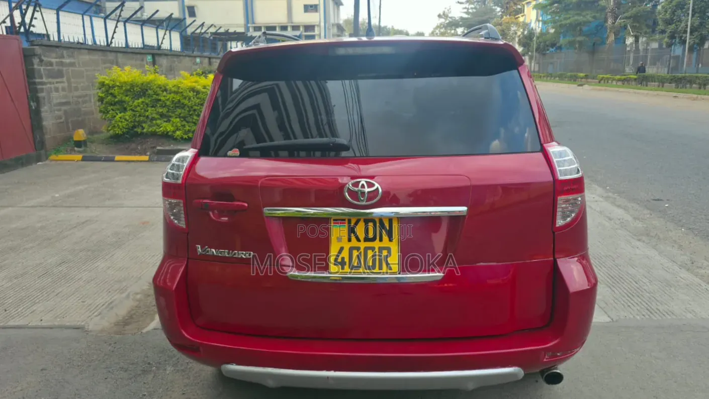 Toyota Vanguard 2013 Red