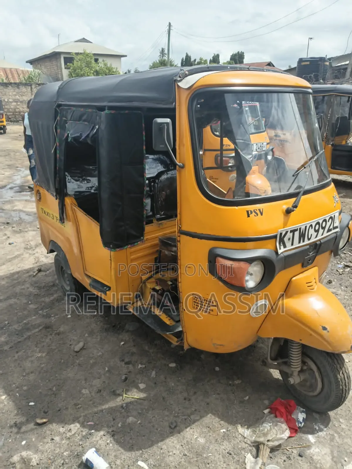 Piaggio 2021 Yellow