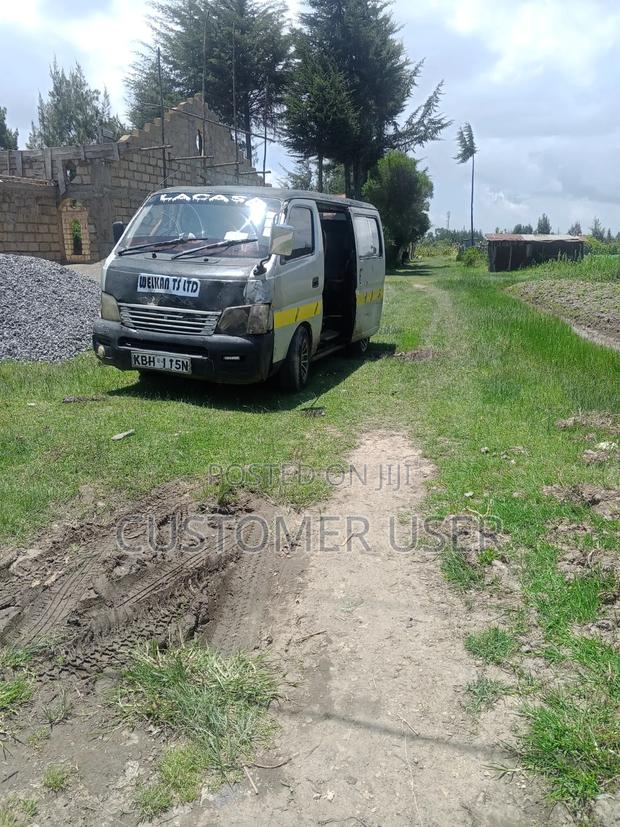 Nissan Caravan (Urvan) 2003 Silver