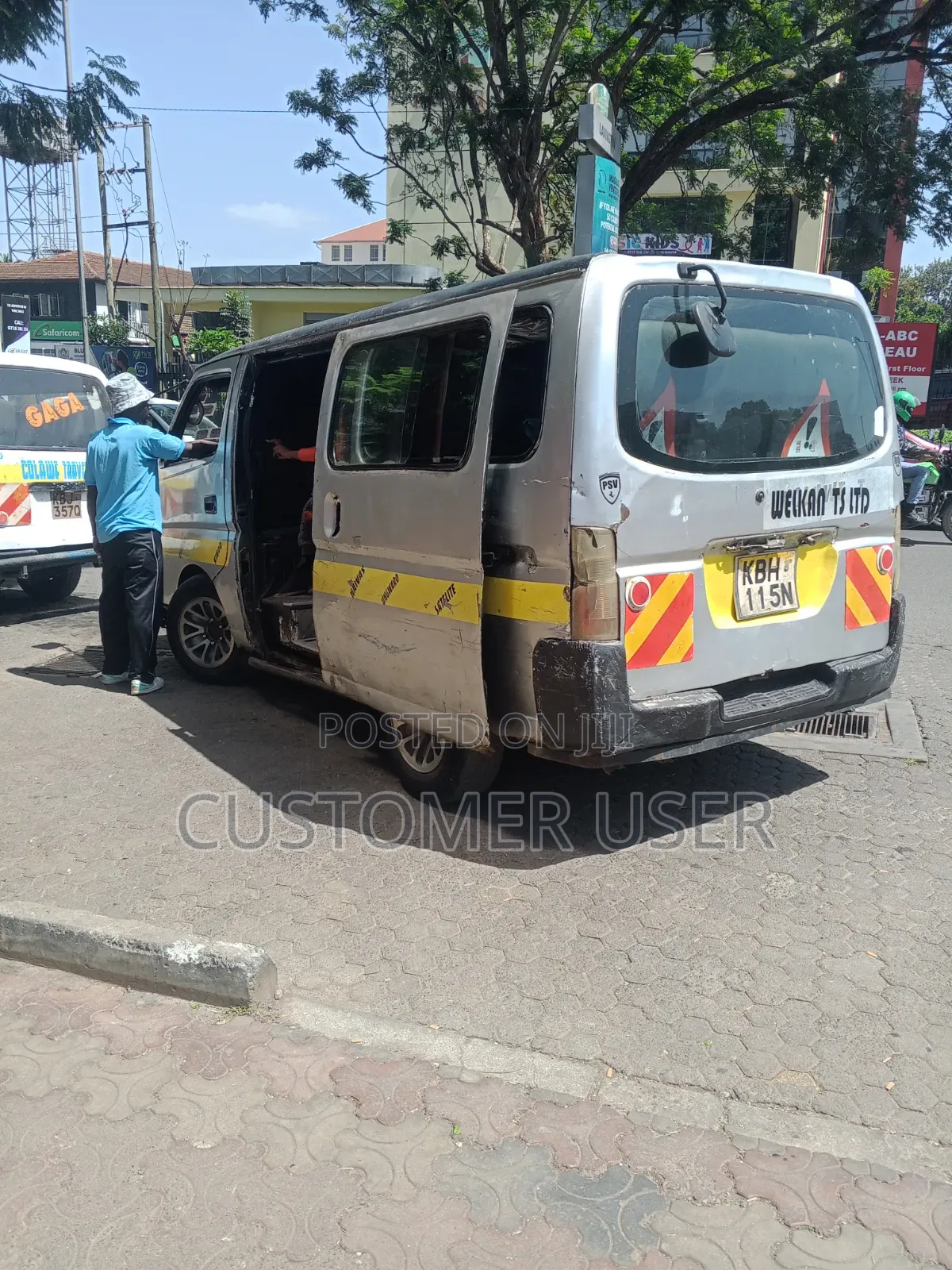 Nissan Caravan (Urvan) 2003 Silver