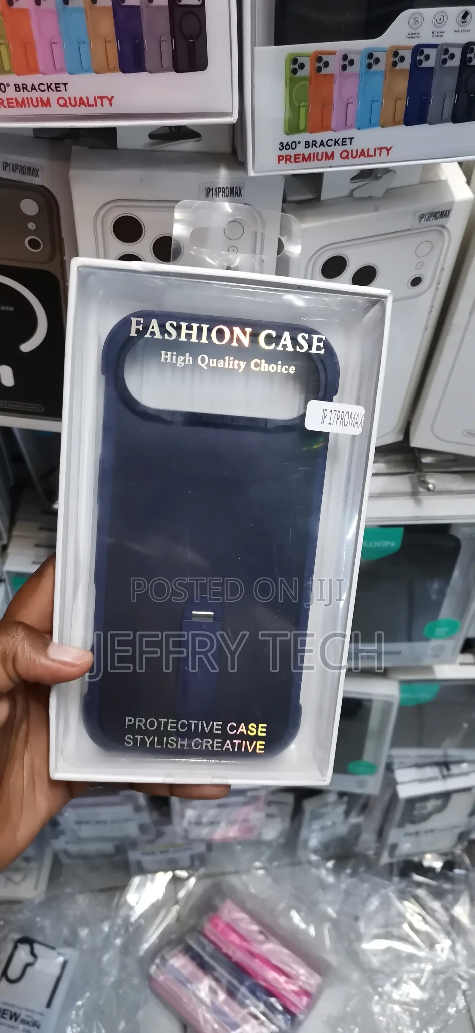 iPhone 17 Pro Max Large Triple-Lens Arrangement Case