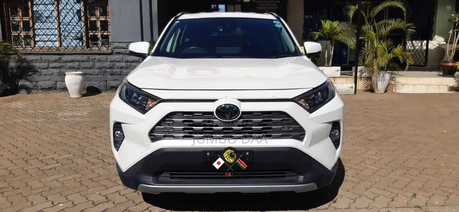 Toyota RAV4 XLE Premium AWD 2019 White