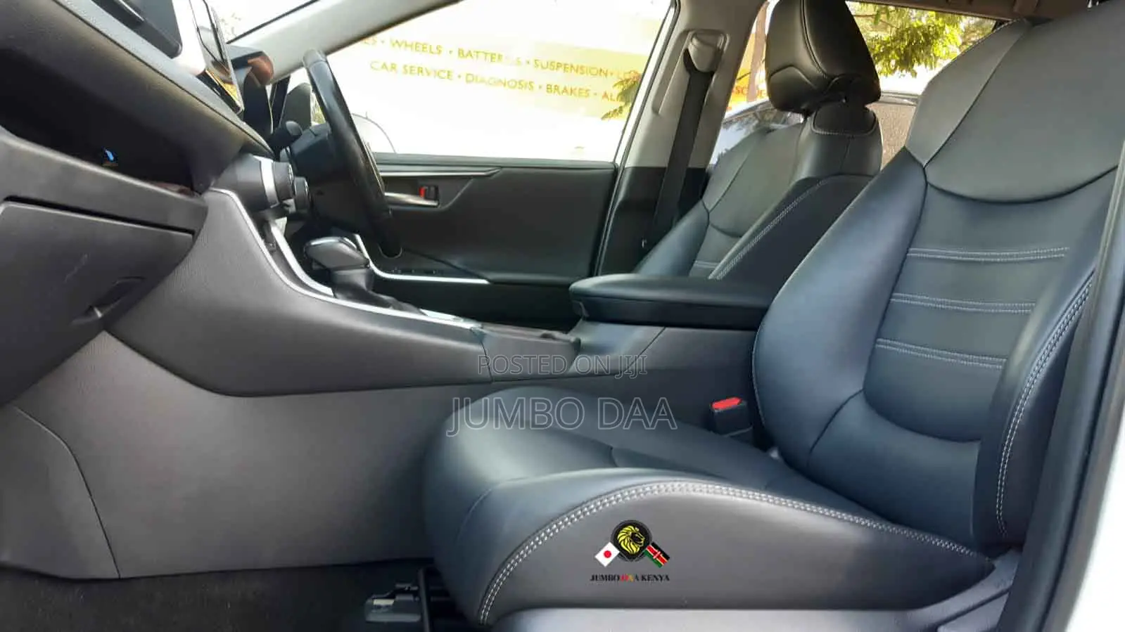Toyota RAV4 XLE Premium AWD 2019 White