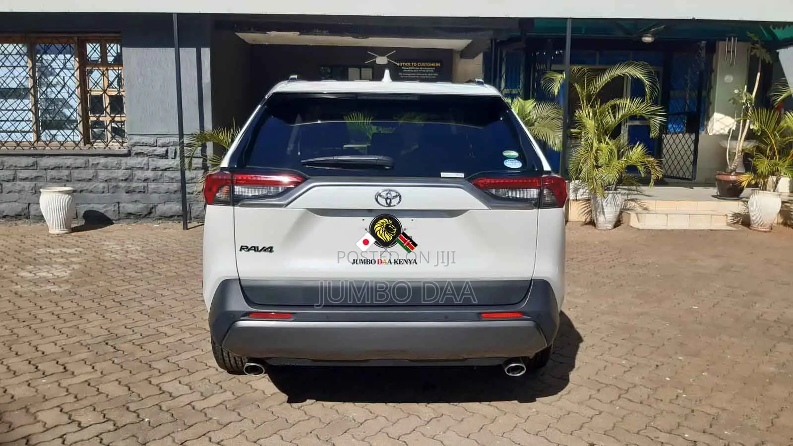Toyota RAV4 XLE Premium AWD 2019 White