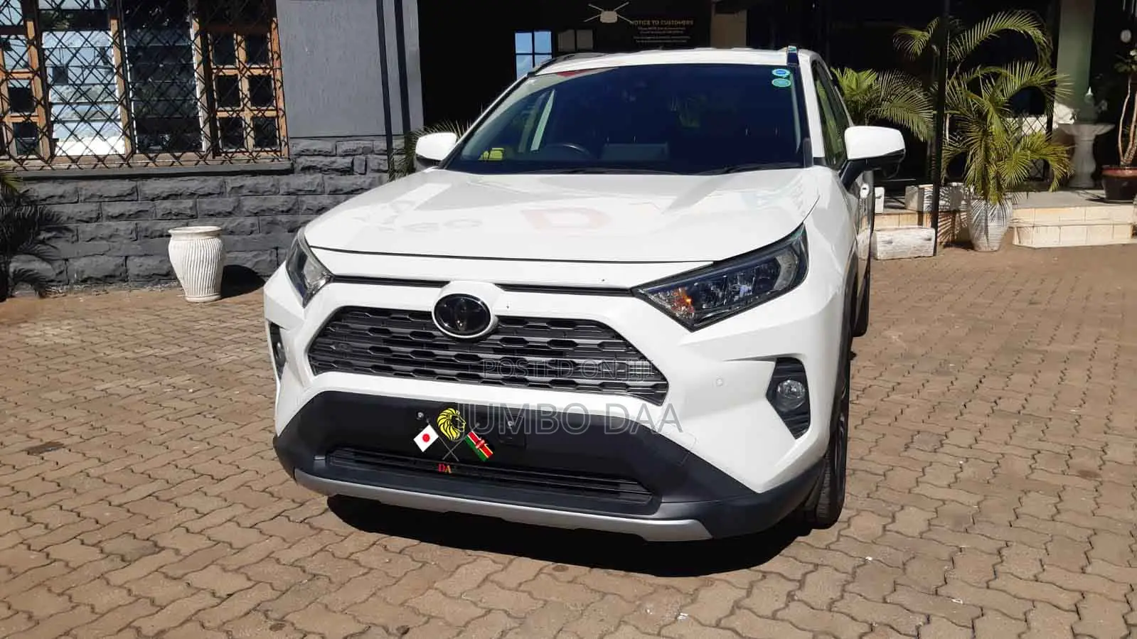 Toyota RAV4 XLE Premium AWD 2019 White